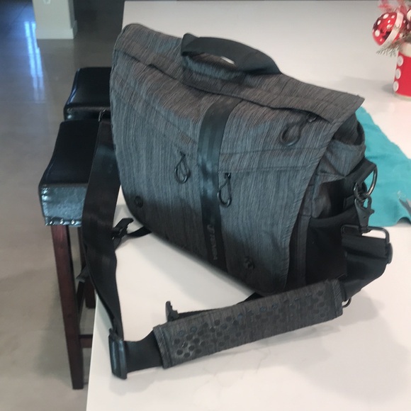 Tenba messenger DNA 15 slim great used conditions - Picture 12 of 16